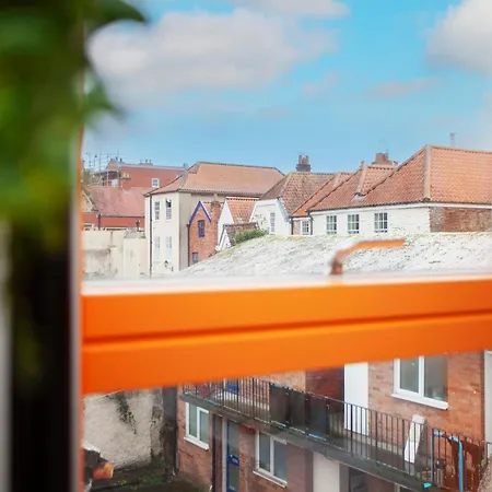 Higgihaus Cabot Mews #38 Fantastic Location *