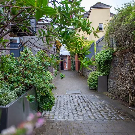 Higgihaus Cabot Mews #38 Fantastic Location * Bristol